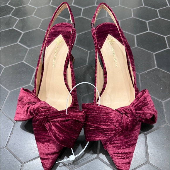 NWT ANTONIO MELANI Lenore Fabric Bow Detail Slingback Pumps main image 4